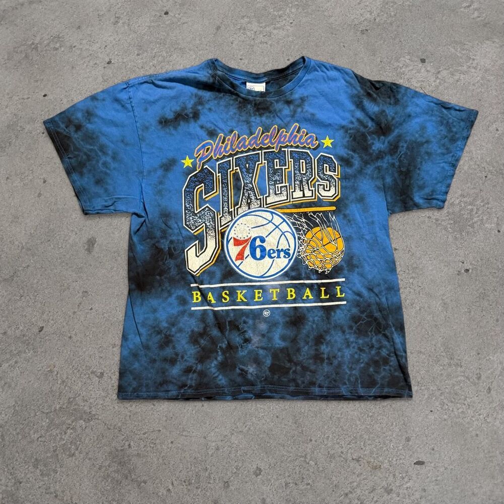 90s Philadelphia 76ers Basketball Tie Dye T-Shirt with basketball graphic Sz XL